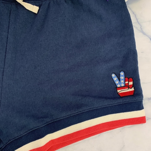 Junk Food Peace Shorts Size Small AA3391 - Picture 4 of 6